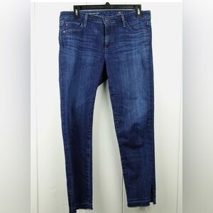 Rarely Worn AG Mid Rise Stevie Capri (Slim Straight)- Sz 29